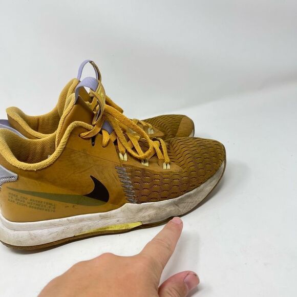 Nike Lebron Witness 5 Basketball Shoes Wheat Lace-Up Youth Boys' 7Y US - Picture 7 of 14